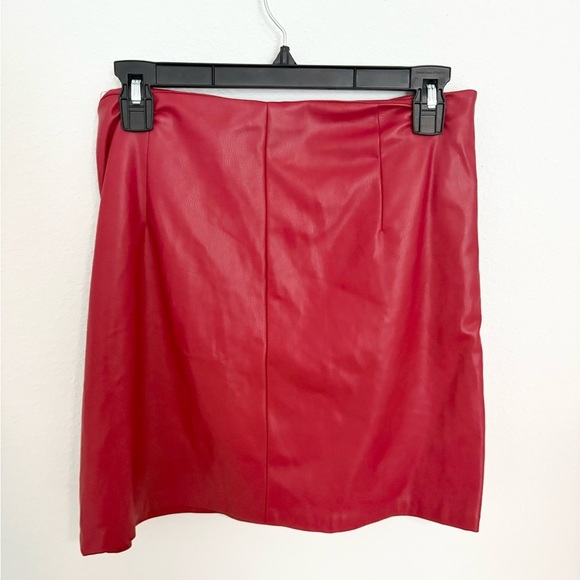 Zara Red Faux Leather Knot Front Mini Skirt - Picture 5 of 5